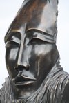 masque en bronze patiné